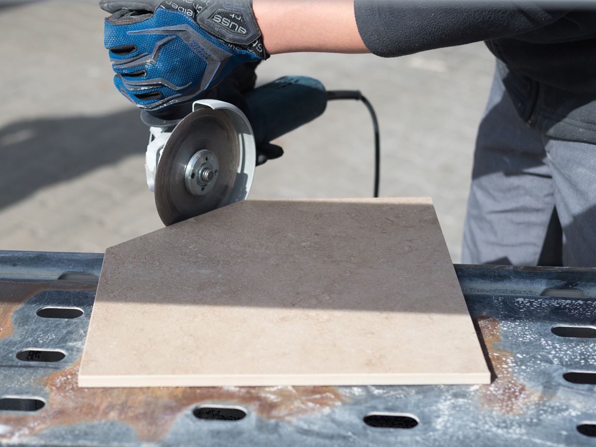 Couper un carrelage en grès cérame stonenaturelle